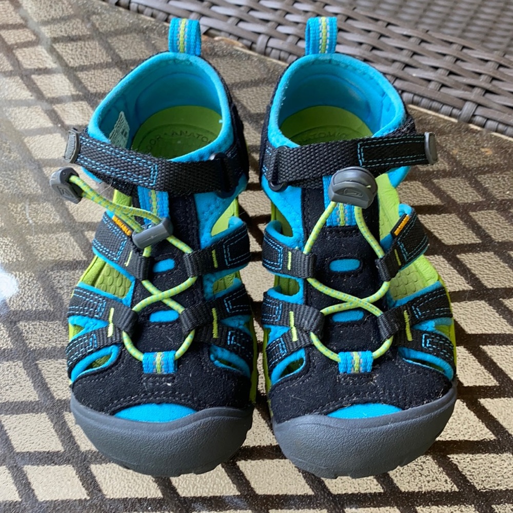 Keen Sandals Size 12 Kids